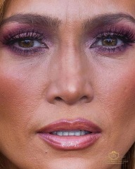 Victoria Beckham has great skin, how?
