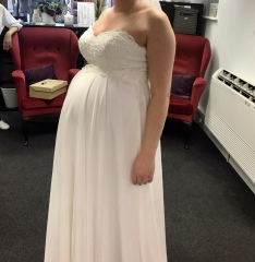 29 weeks pregnant at my wedding