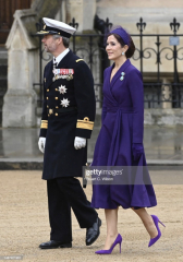 Royal Style and Beauty: Coronation, let's be bold! Bring on the diamonds and bring on the gold! 