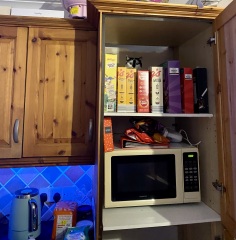 Show me your cats hiding places 