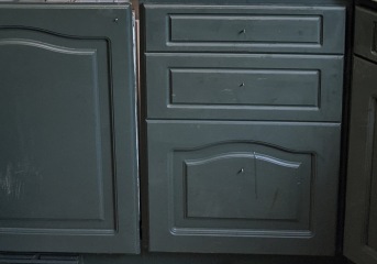 Recommend me a dark green paint please!