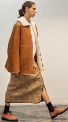 Les Parisiennes des Mamansnet: JesusFlo Superstar in a Back Lit Kaftan (Toyboy Not Included)