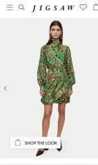 Les Parisiennes des Mamansnet: JesusFlo Superstar in a Back Lit Kaftan (Toyboy Not Included)