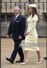 Royal Style and Beauty: Coronation, let's be bold! Bring on the diamonds and bring on the gold! 