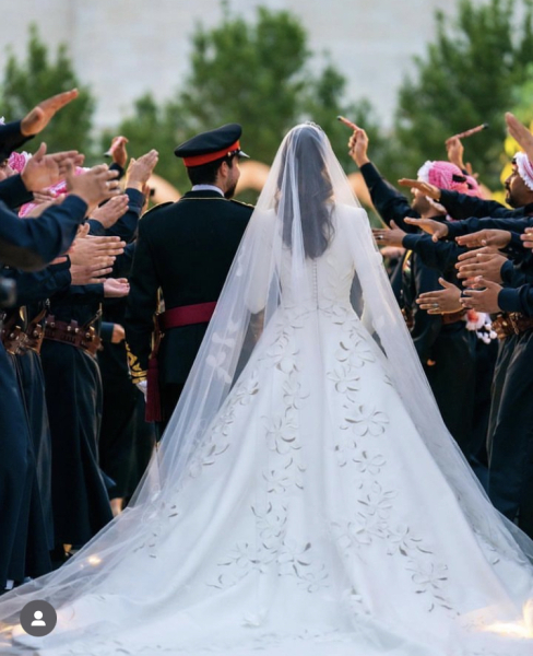 Royal Style and Beauty: St Edward's Crown is back in the box, time for more diamonds, glitter and frocks! 