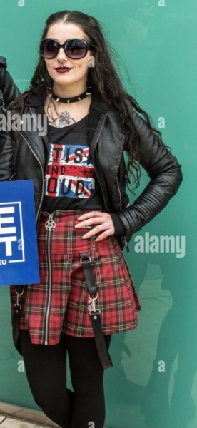 What to wear to school “culture day” if you are white British?