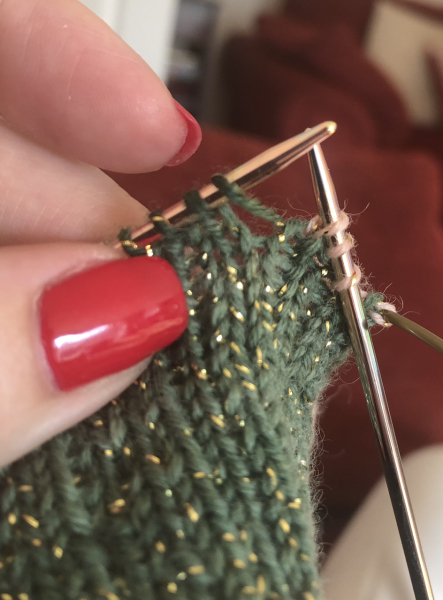 Knitting: M1R, M1L holes?