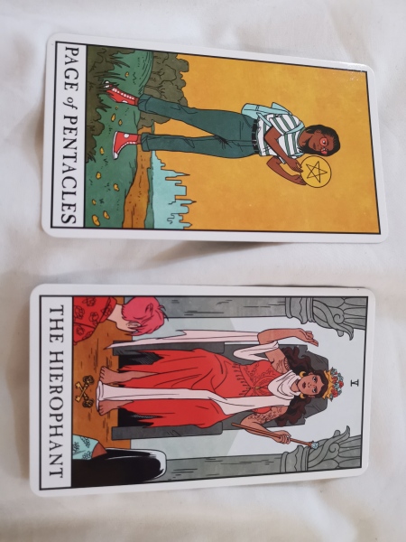 Anyone want a tarot reading?