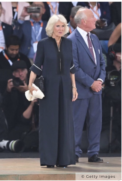 Unusual Clothing Fail - Camilla