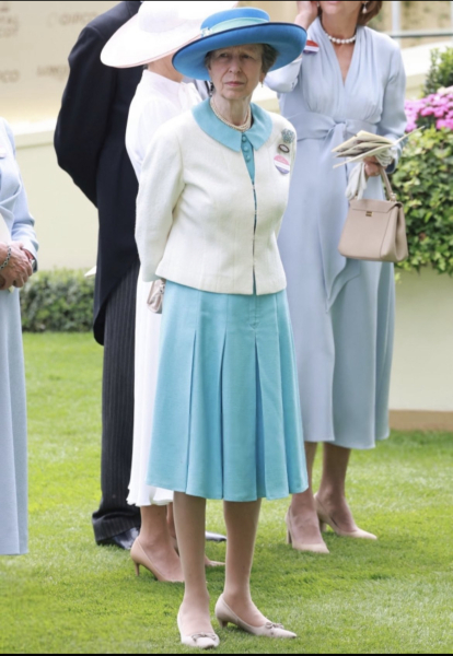 Royal Style and Beauty: Trooping forward - colour glitter and style but more tiaras may take a while..