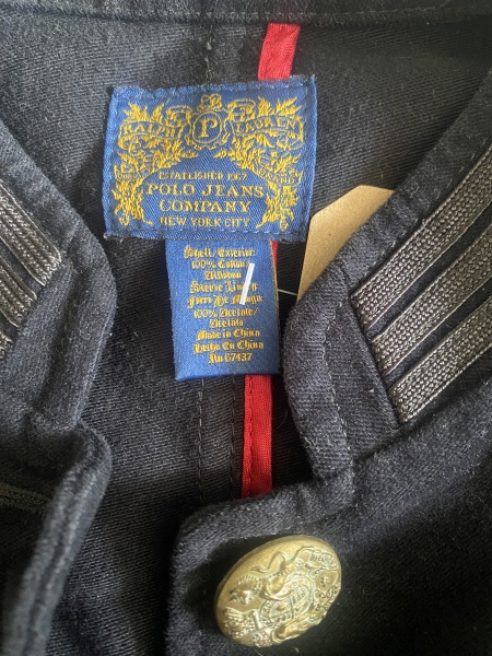 Could anyone help me estimate an age for this RL label