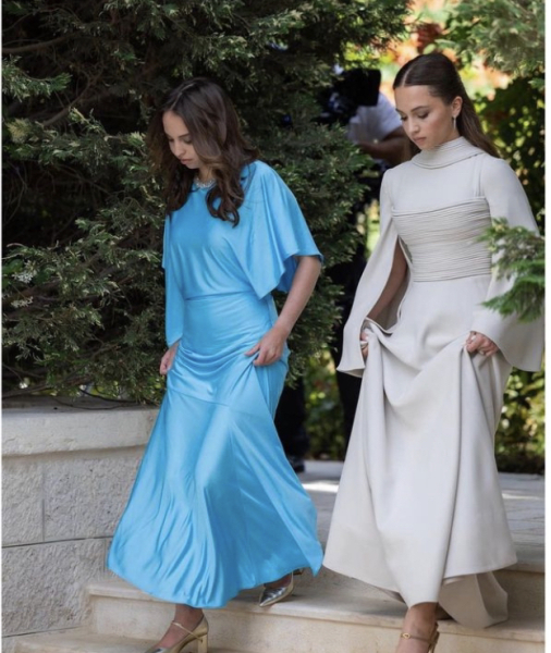 Royal Style and Beauty: St Edward's Crown is back in the box, time for more diamonds, glitter and frocks! 