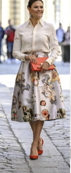 Royal Style and Beauty: Trooping forward - colour glitter and style but more tiaras may take a while..