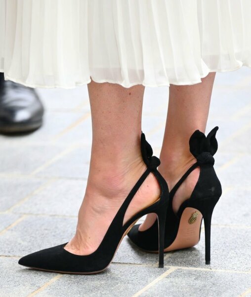 Royal Style and Beauty: Trooping forward - colour glitter and style but more tiaras may take a while..