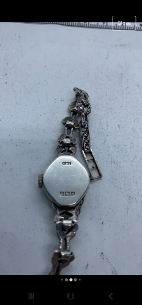 Vintage watch - can anyone help identify age?