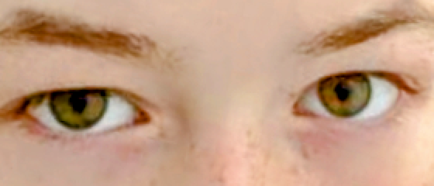 What colour would you say DD's eyes are?