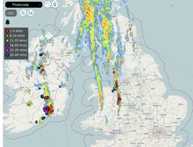 Another sunday, another thunderstorm warning. 25/6