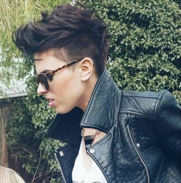 Help achieving this hair style please.