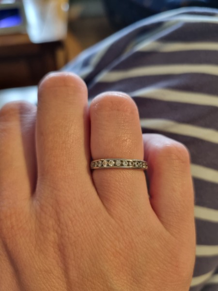 Please show me your eternity ring? 