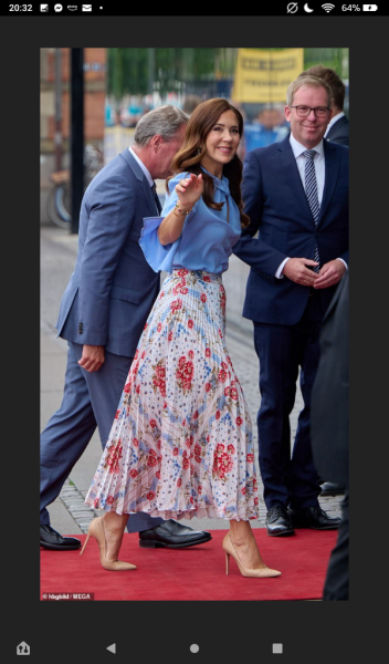 Royal Style and Beauty: Trooping forward - colour glitter and style but more tiaras may take a while..