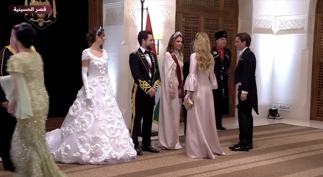 Royal Style and Beauty: St Edward's Crown is back in the box, time for more diamonds, glitter and frocks! 