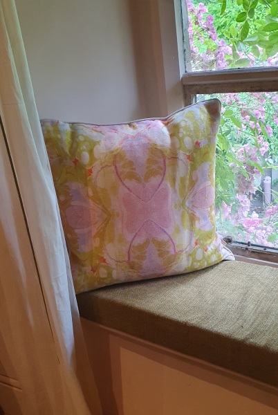 Do these colours go? And if so, which curtains? 