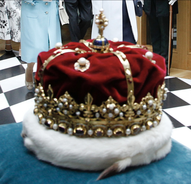 Royal Style and Beauty: Trooping forward - colour glitter and style but more tiaras may take a while..