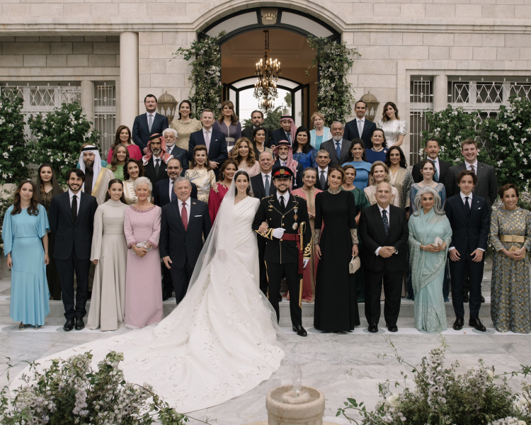 Royal Style and Beauty: St Edward's Crown is back in the box, time for more diamonds, glitter and frocks! 