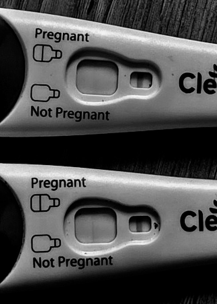 To ask if this pregnancy test looks positive?! 