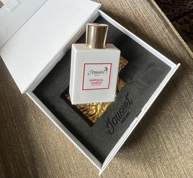 The Friendly Perfumistas Thread 36 - Cuddling Sweaty Deer Into a New Season! 😉