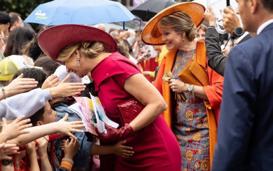 Royal Style and Beauty: Trooping forward - colour glitter and style but more tiaras may take a while..