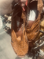 Les Parisiennes des Mamansnet: JesusFlo Superstar in a Back Lit Kaftan (Toyboy Not Included)