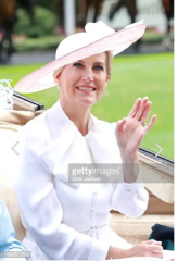 Royal Style and Beauty: Trooping forward - colour glitter and style but more tiaras may take a while..