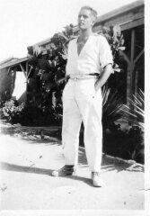 In what language does 'busty' mean big or tall?