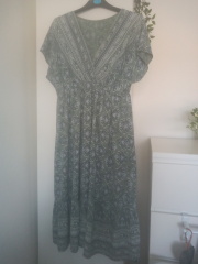 What brand of dress is this?   