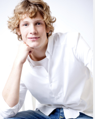 Royal Style and Beauty: Trooping forward - colour glitter and style but more tiaras may take a while..