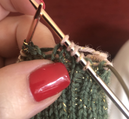Knitting: M1R, M1L holes?
