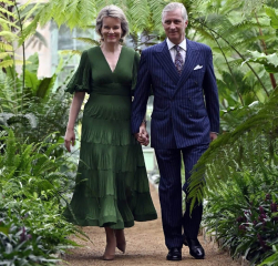 Royal Style and Beauty: Trooping forward - colour glitter and style but more tiaras may take a while..