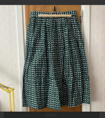 Les Parisiennes des Mamansnet: JesusFlo Superstar in a Back Lit Kaftan (Toyboy Not Included)