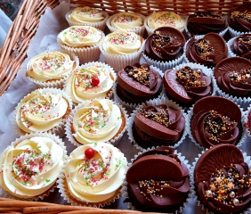 Cake sale for school - how much do I bake?