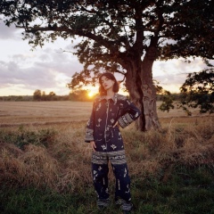 Wedding in a  field .. aged 50 … help 