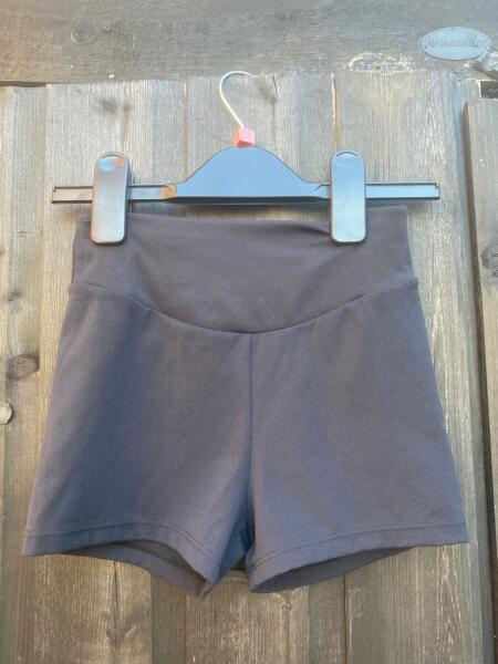 AIBU school uniform