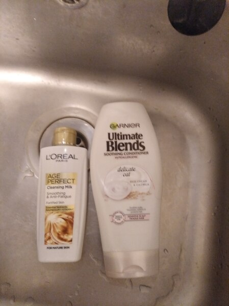 Do you get the urge to splurge on beauty products? Are your cupboards full of your stash? Join this group of beauty addicts!