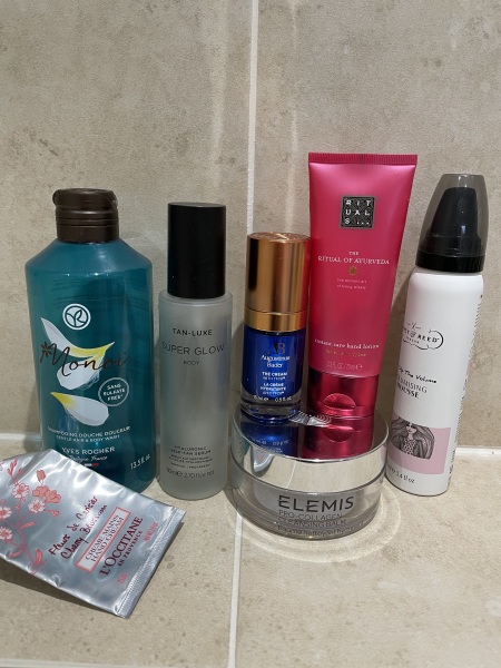 Do you get the urge to splurge on beauty products? Are your cupboards full of your stash? Join this group of beauty addicts!