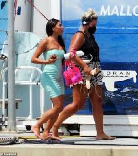 Love Island Thread 5: Roasted Crickets With a Side of Nobhead