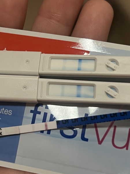 CB ovulation test HELP!! - Empty circle 5am and static smiley 1pm?! 