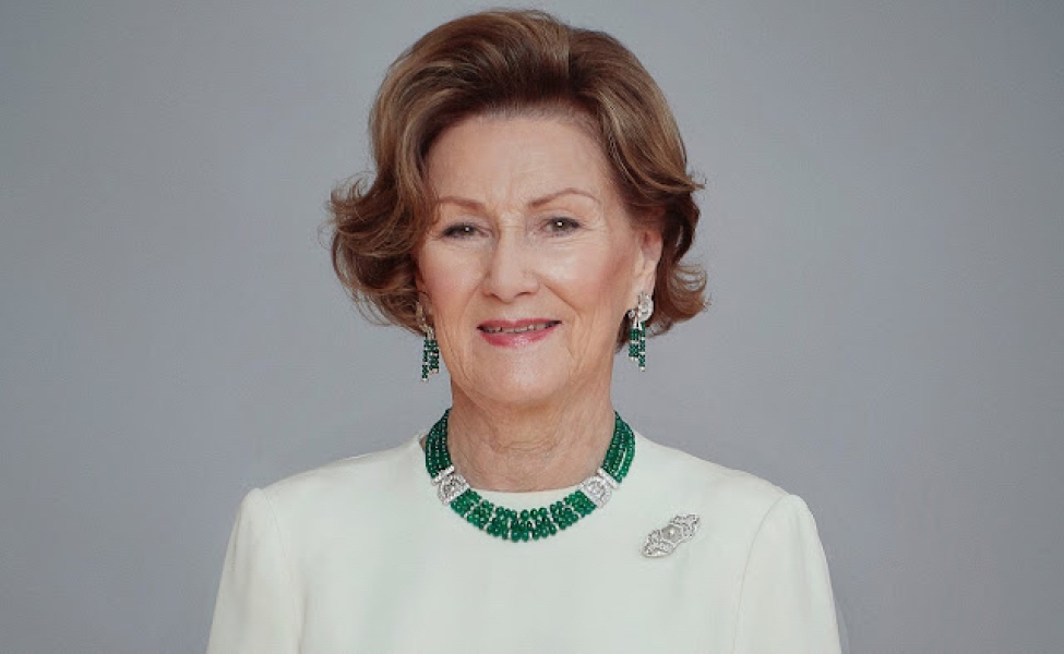 Royal Style and Beauty: Carpe Diadem! No tears or tiers, just tiaras please 