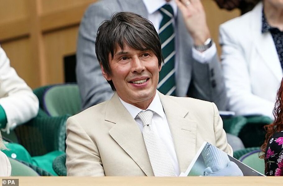 What should DH wear to Wimbledon?