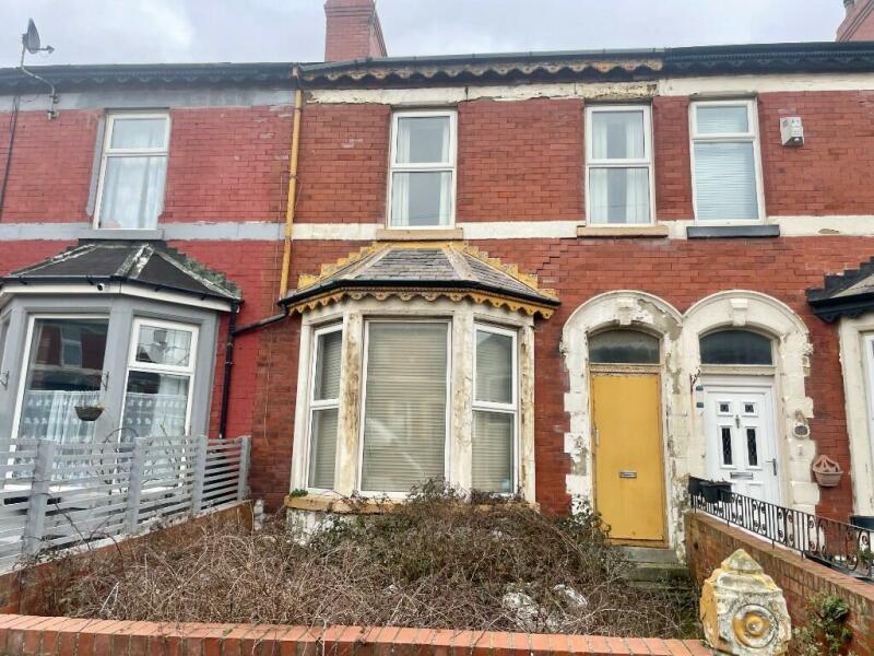 What's happened here? (gap between bricks)