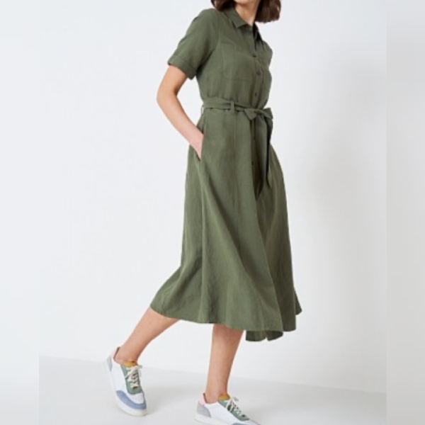 What to wear for a bbq when the weather is warm but likely to chuck it down?!?